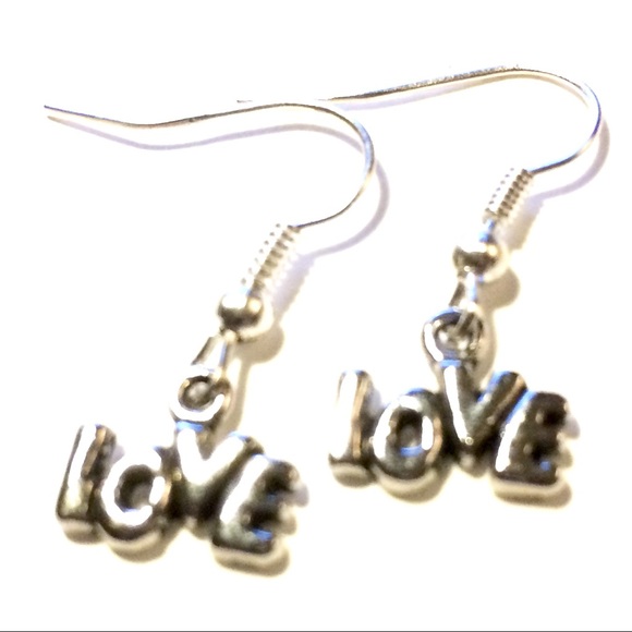 Jewelry - Love Earrings